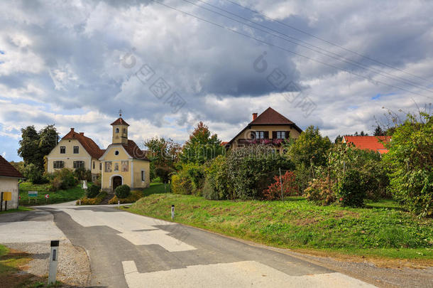 奥地利人村民彭多夫采用指已提到的人落下.施泰尔马克州,奥地利.