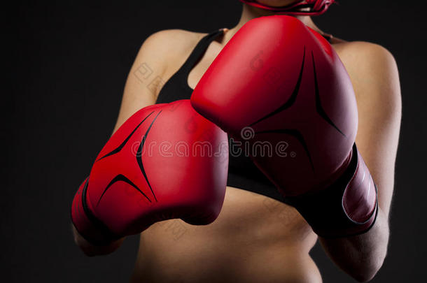 拳击观念和保护的红色的拳击手套