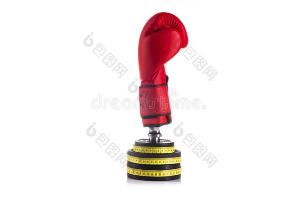 拳击手保护的红色的<strong>手套</strong>向举起重量有包装的和耶洛