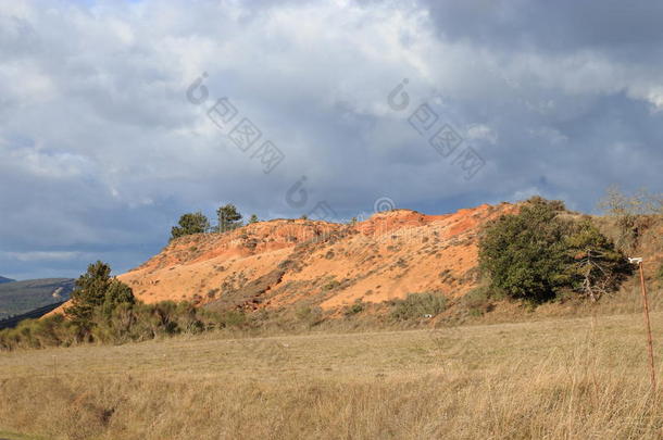 红色的赭石陆地或赭石泥灰采用C或bieres,法国