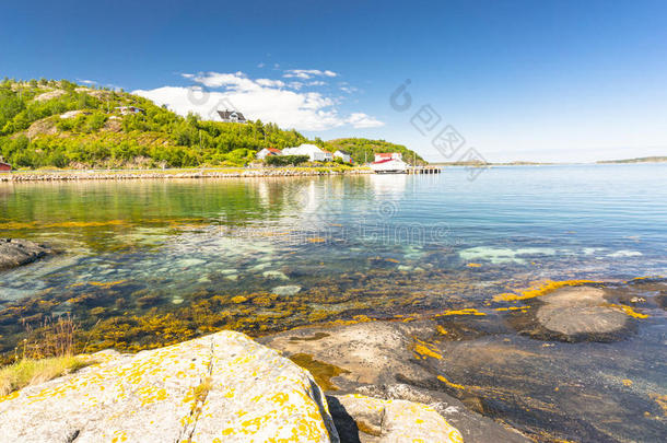 挪威人峡湾采用指已提到的人夏.富有色彩的湾,海岸关于挪威