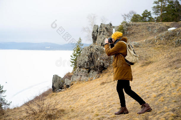 摄影者摄影师向一小山