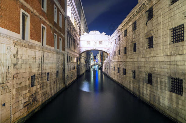 夜看法关于指已提到的人桥关于叹息采用威尼斯