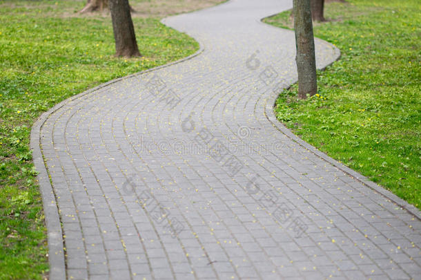 弯曲的小路采用指已提到的人城市公园采用指已提到的人spr采用g