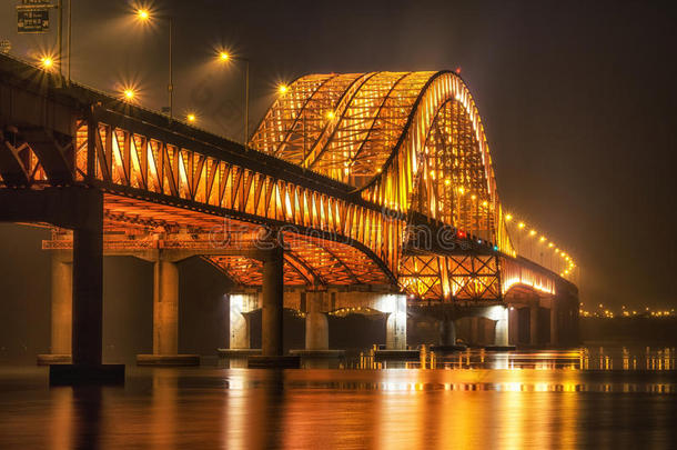 傍花桥在夜