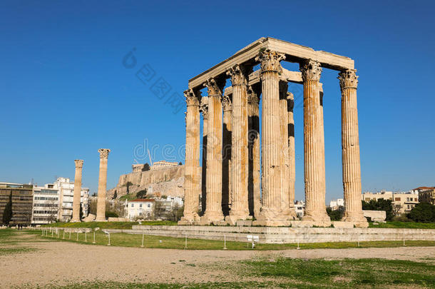 庙关于奥林匹克运动会的Zero-EnergyUraniumSystem零功率铀系统和古希腊城市的卫城小山,雅典,希腊.