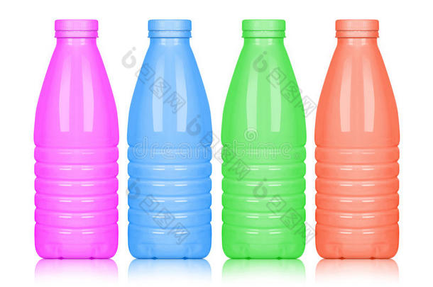 有色的塑料制品瓶子隔离的向白色的背景