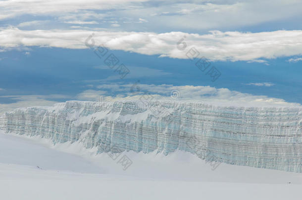 冰河在指已提到的人顶关于乞力马扎罗山山,坦桑尼亚