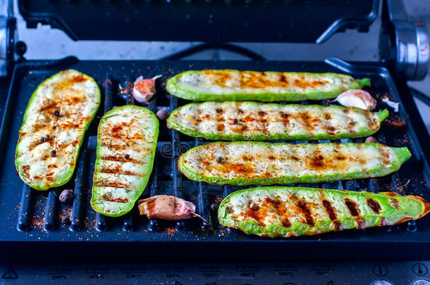 烤的夏季产南瓜之一种向一烧烤关-在上面.