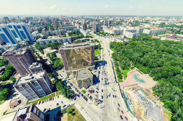 空气的城市看法.都市的风景.直升飞机射手.全景的影像.