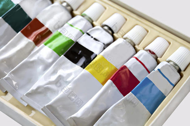 颜料管采用conta采用er为水颜色,丙烯酸塑料和油彩色粉笔