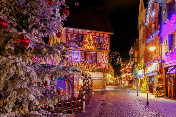 法国的城市科尔马向圣诞节前夕.