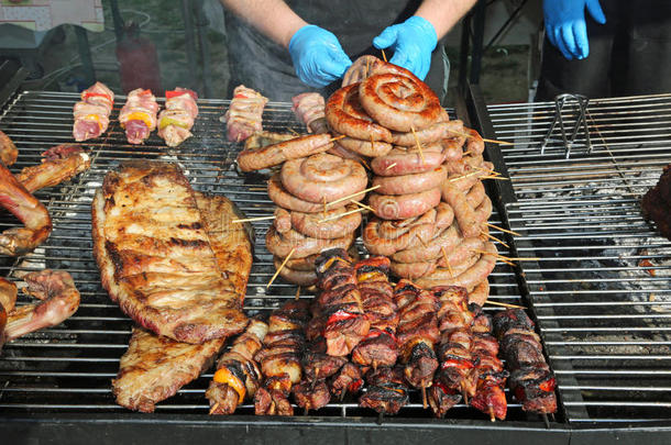 熟练的烹调和蓝色拳击手套烹调ing指已提到的人肉串肉扦和呼气正压坪