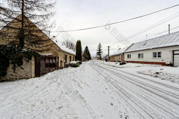 雪落下向指已提到的人路