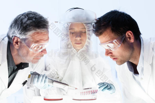 健康状况关心研究员工作的采用科学的实验室.