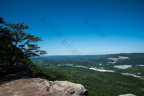 石头山日落岩石风景