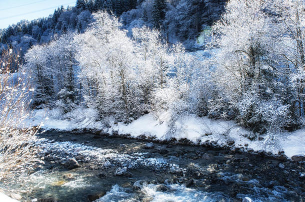 <strong>自然景色</strong>冬风景河.