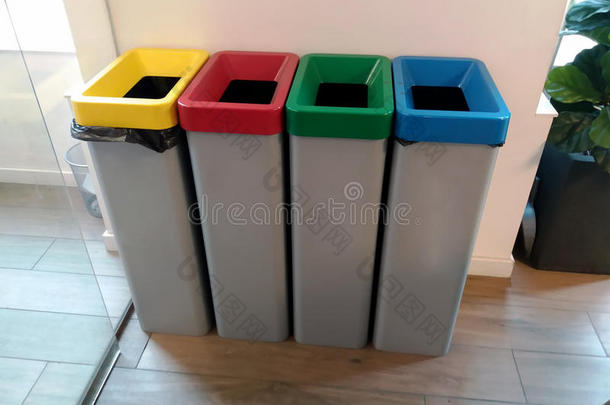 不同的有色的回收利用浪费大储藏箱