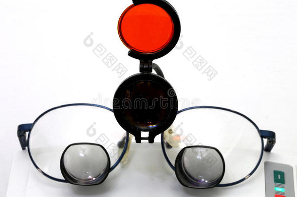 特殊的num.四-透镜眼镜和一红外线的灯塔为chiropody手足病的治疗