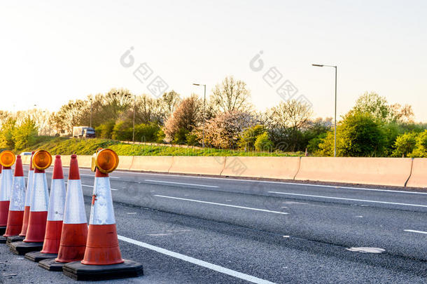 傍晚看法unknown不知道的高速公路公共事业机构<strong>道路施工</strong>圆锥细胞