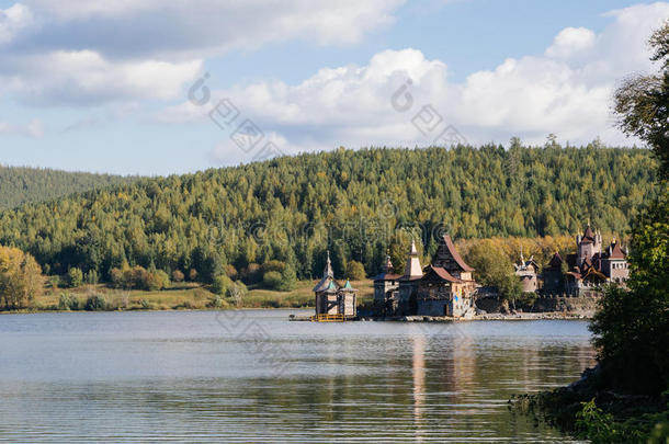 俄国的工业的城镇在旁边指已提到的人湖