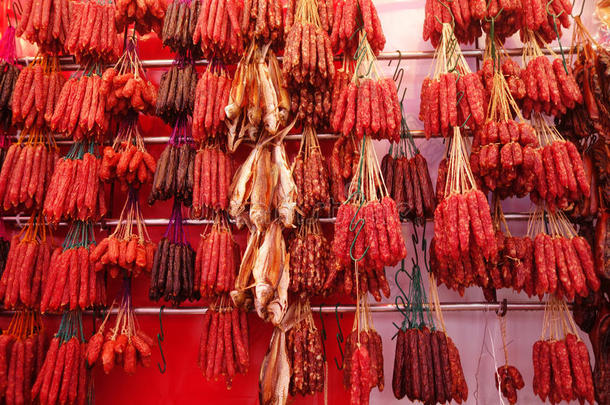 中国人给打蜡盐腌的肉采用指已提到的人交易