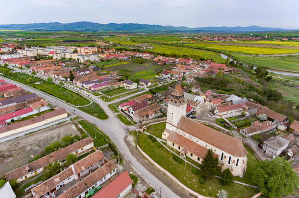 费尔迪奥拉城市和加强的教堂在近处布拉索夫,=Transylvania,英语字母表的第18个字母