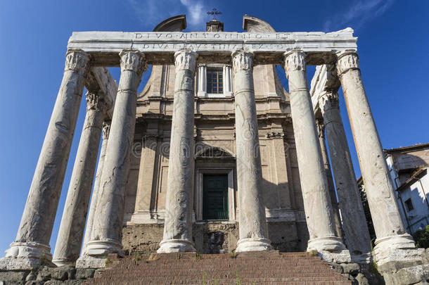 庙关于Antoninuspius安东尼纳斯皮乌斯古罗马伟大的皇帝和福斯蒂娜
