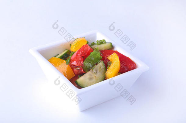 新鲜的<strong>蔬菜</strong>沙拉和番茄,黄瓜,钟胡椒和允许