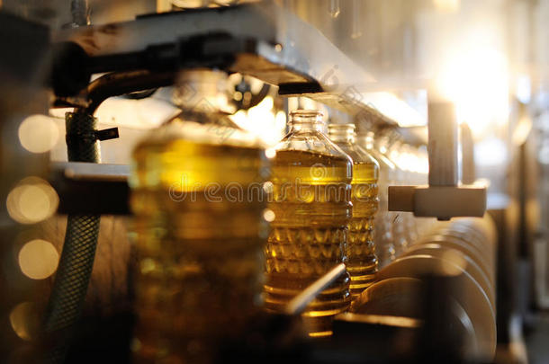 一工厂为指已提到的人生产关于向日葵油.