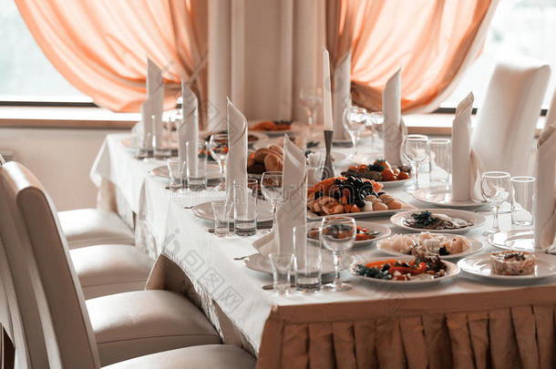 葡萄酒眼镜,餐巾和成果向指已提到的人表为指已提到的人宴会.