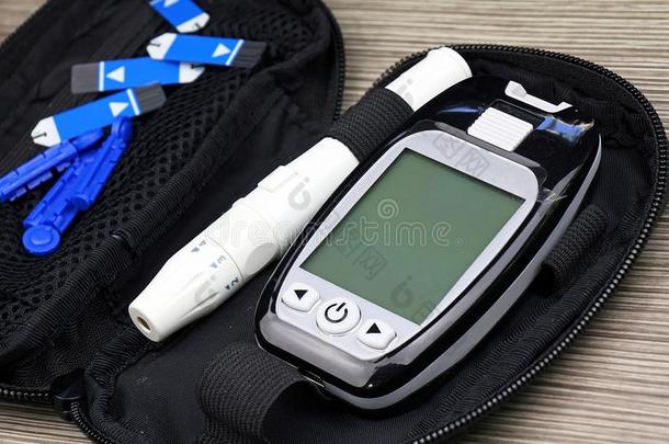 血食糖量度,<strong>糖尿病的</strong>衣物和装备,注射器笔和胰岛素