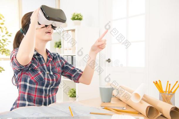 建筑师女人经验VirtualReality虚拟现实眼镜