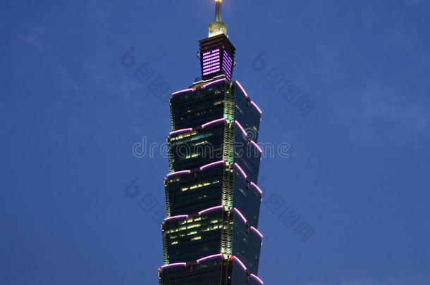台北101,高的上升建筑物采用台北,台湾,巨鸟夜scenario电影脚本