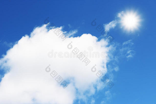 云太阳天天空蓝色背景自然壁纸