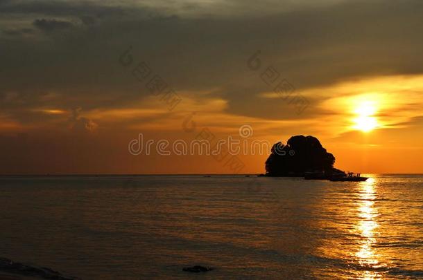 日落在绘制,雕门岛,马来西亚