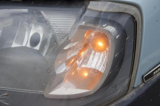 尺寸的的前灯和后灯关于指已提到的人汽车