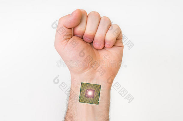 仿生学的微晶片里面的人手-控制论观念