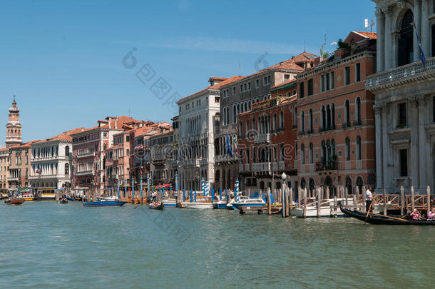 宏大的运河和美丽的威尼斯的建筑物.
