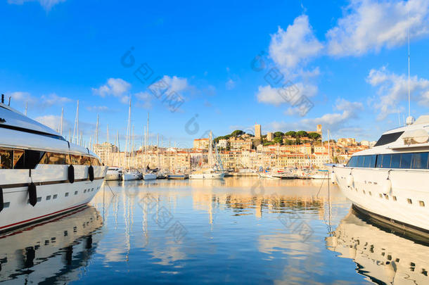 海港和小艇船坞在戛纳,法国