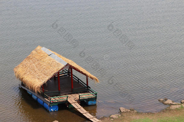 木筏采用鞭打ductassuranceoperations产品保证有效期水坝.