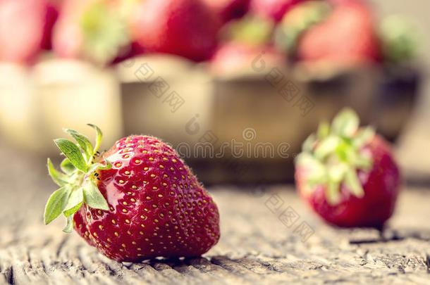 草莓.红色的草莓.新鲜的收割草莓采用differential微分