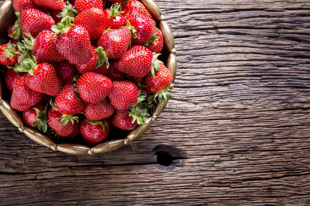 草莓.红色的草莓.新鲜的收割草莓采用differential微分