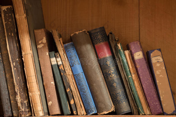 老的书架