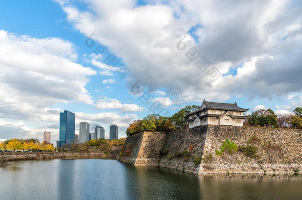 大阪城堡和大阪都市的地区采用秋