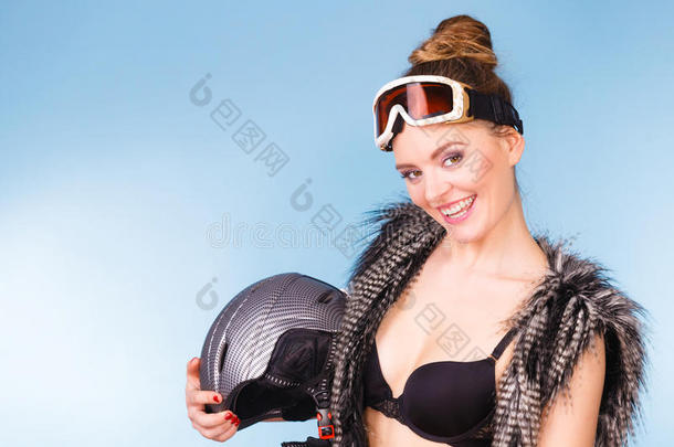 女人使人疲乏的胸罩和佃户租种的土<strong>地滑</strong>雪头盔