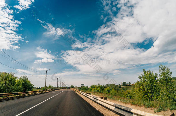 沥青路经过夏自然<strong>风景</strong>,<strong>旅行旅行</strong>自负