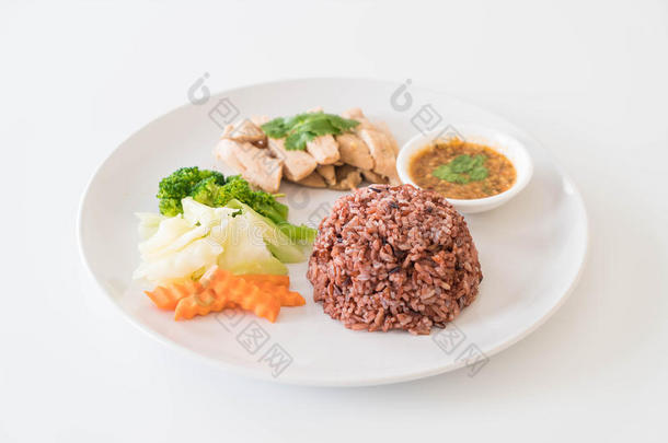 烤鸡和蔬菜和浆果稻