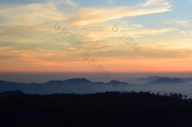 全景画在日出.霍尔顿平原.斯里斯里兰卡