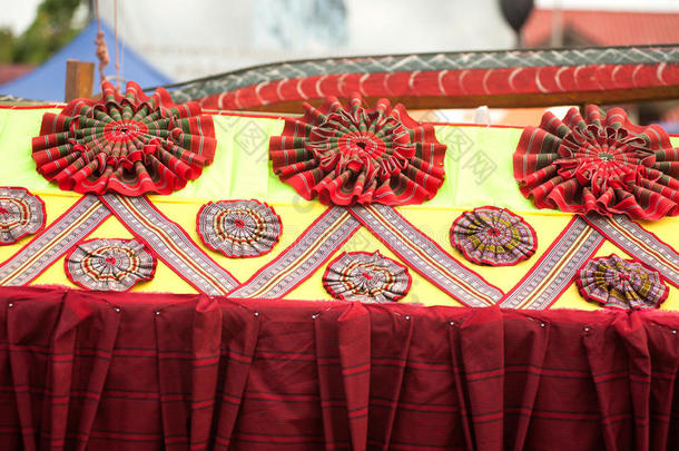 传统的ThaiAirwaysInternati向al泰航国际腰带装饰向指已提到的人汽车.